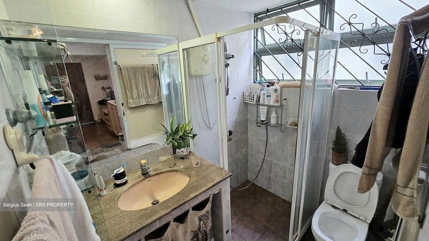 Golden Rise Estate (D21), Terrace #622509931